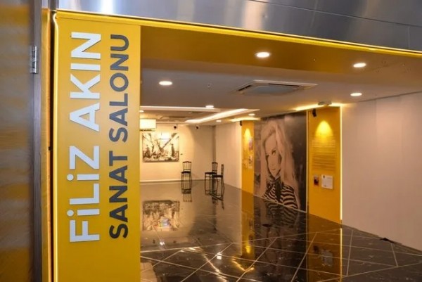 Türk Eğitim Derneği, Filiz Akın Sanat Salonu açtı